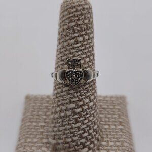 Size 7 Sterling Silver Claddagh Marcasite Gems Ring A2077